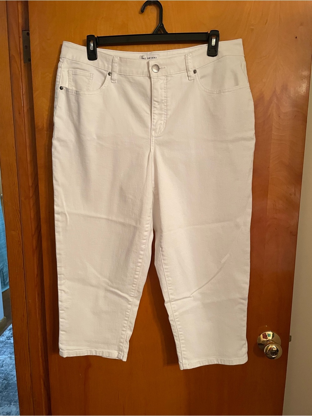Lane Bryant White Capri Jeans Sz16